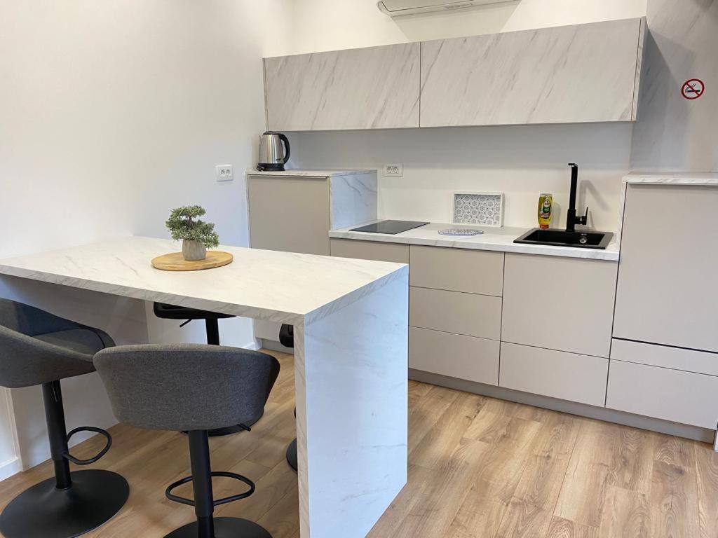 Lux City Apartments & Rooms Szarajevó Kültér fotó