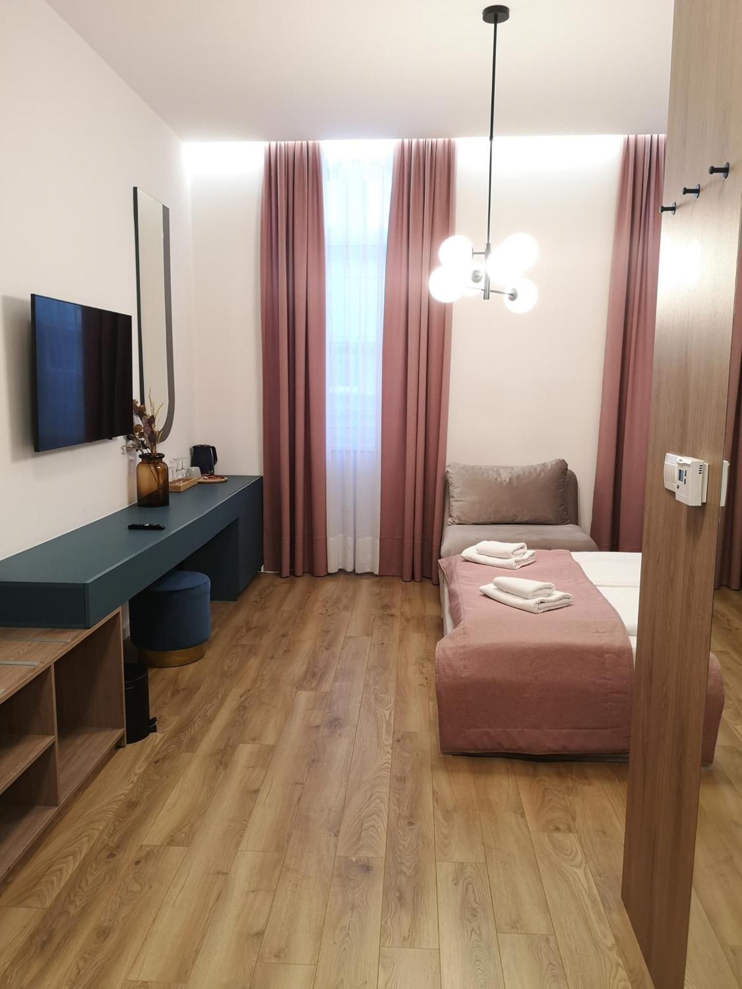 Lux City Apartments & Rooms Szarajevó Kültér fotó